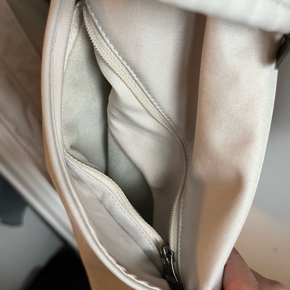 Size xs fabulous cream coloured windbreaker jacket - Picture 7 of 8